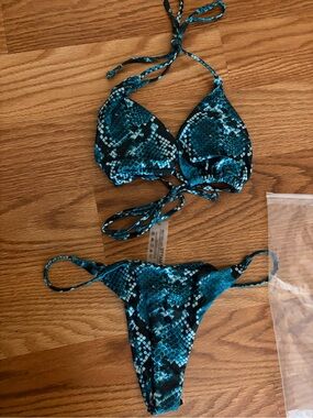 Brand New! Matte Collection Jade Snake Print 2 piece set